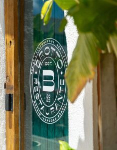 Quem tem boca vai ao broto