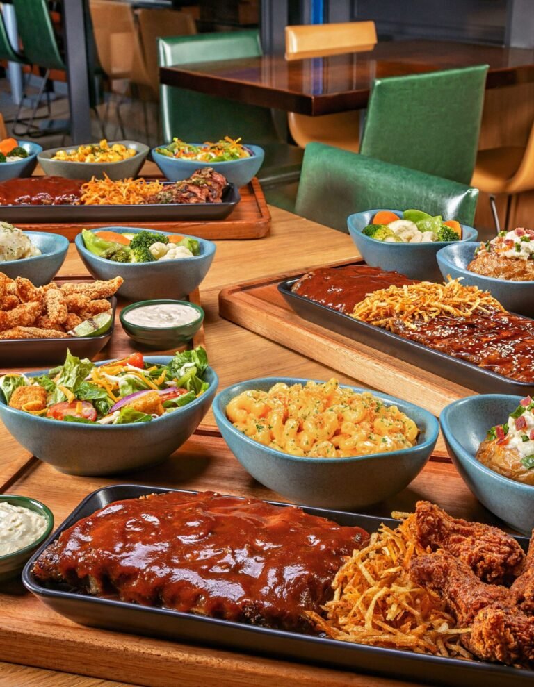 Outback aposta na tendência de compartilhar e lança campanha de tábuas com seus pratos mais pedidos em combinações inéditas