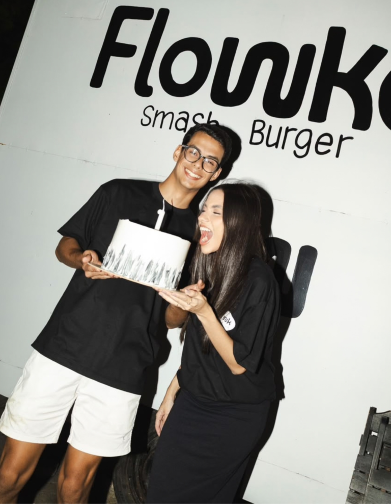 Um ano de muito sabor e uma história que já conquistou Maceió com a Flowker Smash Burguer